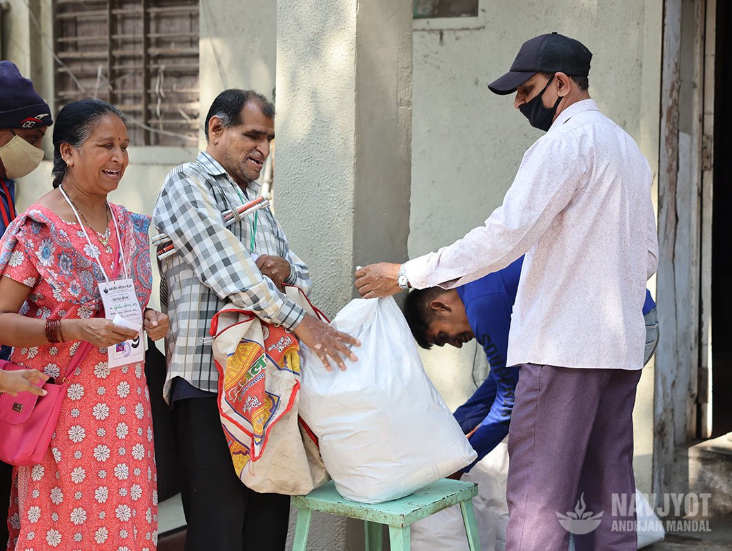 navjyot-andhjanmandal-grocery-donation-01