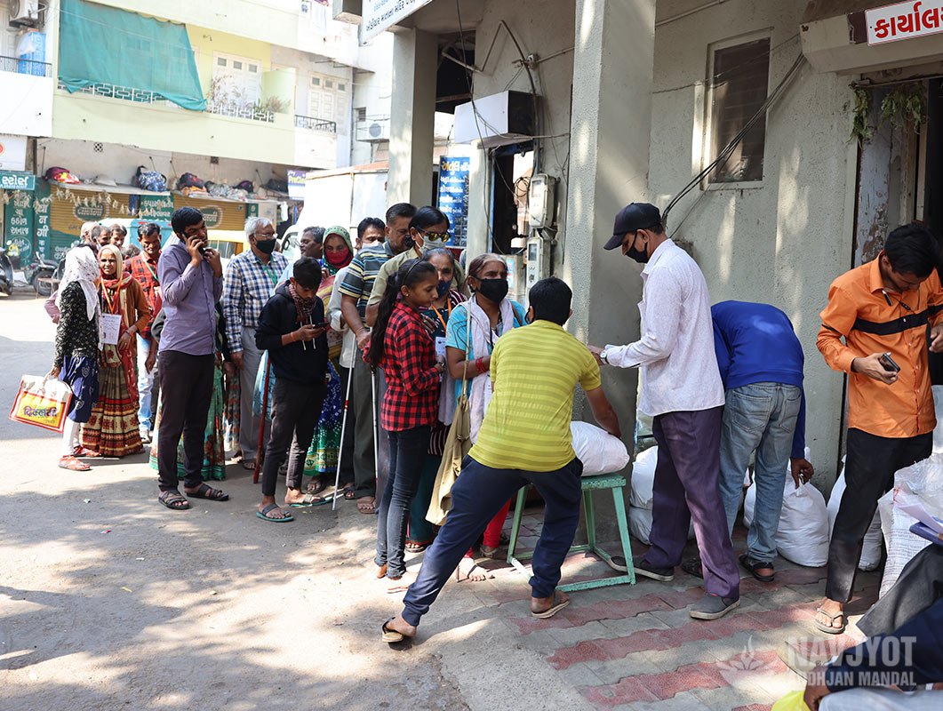 navjyot-andhjanmandal-grocery-donation-02